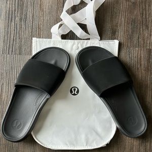 Lululemon Women Restfeel Slides Black/Graphite Grey Size 9